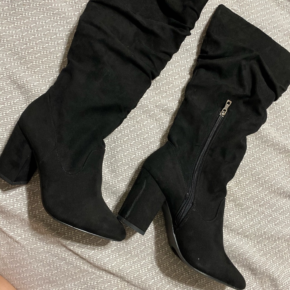 Simply Styled Black Knee boots